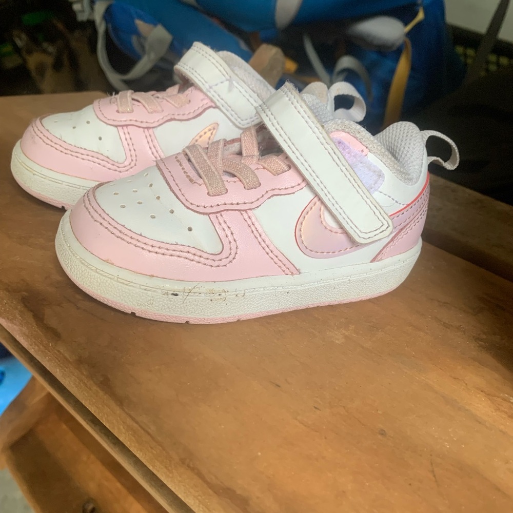 Size 6 Toddler Girls Nike Shoes